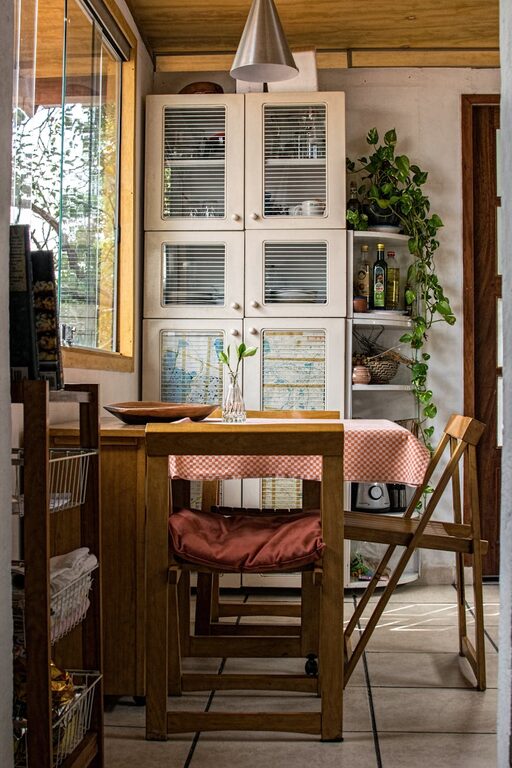 Quick Ideas to Brighten a Dark Room Instantly